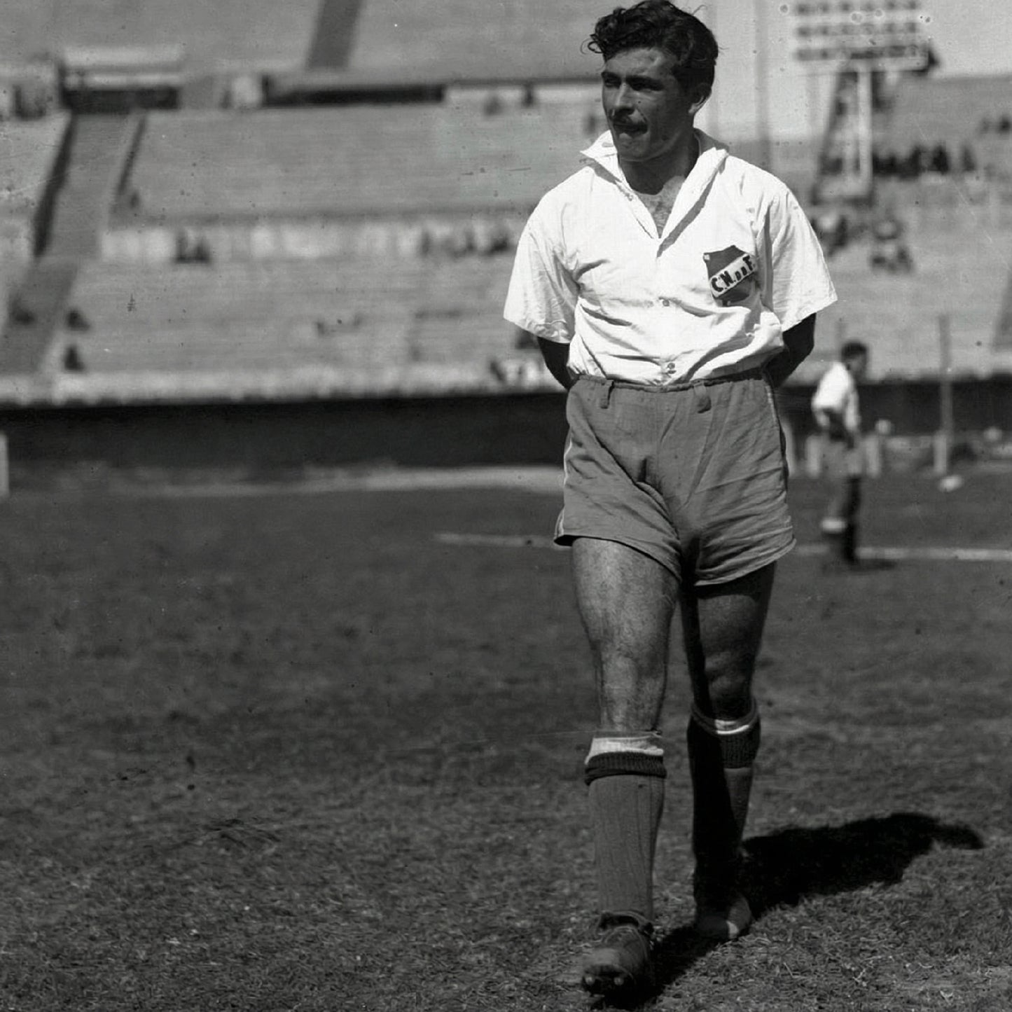 Atilio / Remera Premium Bordada